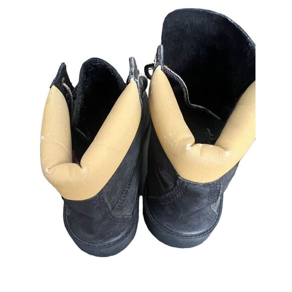 Timberland Waterproof Primaloft 200 Gram Black and Gold Boots - Picture 6 of 10